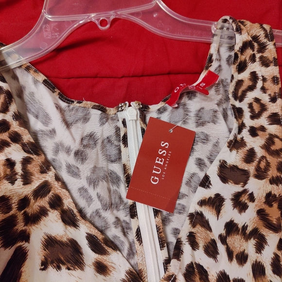Guess leopard print sleeveless romper - v-neck - NWT - Size Small - Picture 2 of 6
